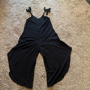 Vince Camuto Black Wide-Leg Jumpsuit